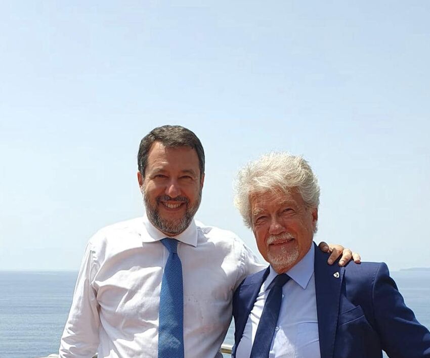 PD Arezzo, Ghinelli e Salvini insieme per una foto.