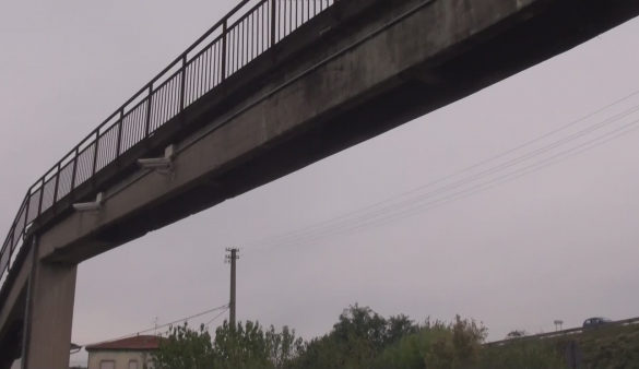 Pistoia, incidente con calcinacci dal ponte pedonale - Notizie