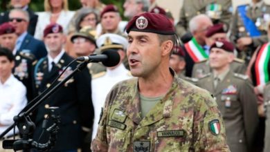 Presidio forze dell'ordine e strada chiusa per sicurezza, generale Vannacci ad Arezzo