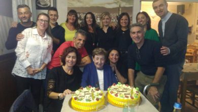 Reunion quarant'anni dopo con la maestra Fontana per festeggiare un traguardo speciale - Piana Notizie