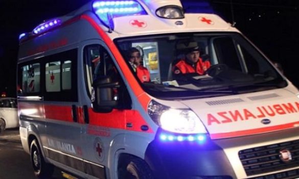 Jovane ferito da coltellate a Lite in centro a Arezzo, ricoverato in ospedale.