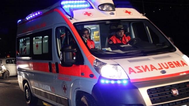 Jovane ferito da coltellate a Lite in centro a Arezzo, ricoverato in ospedale.