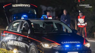 Scooterista con bottiglia tra le gambe fermato dalla polizia - Tirreno Elba News