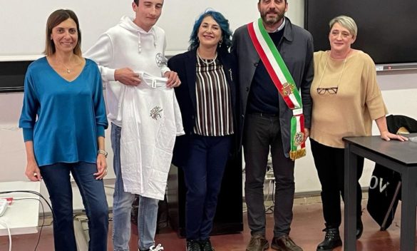 Scuola Fedi Fermi premia studenti per impegno