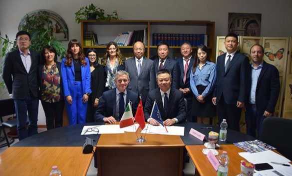 Siena, Aou Senese firma accordo con ospedale di Nantong per scambio di personale sanitario.