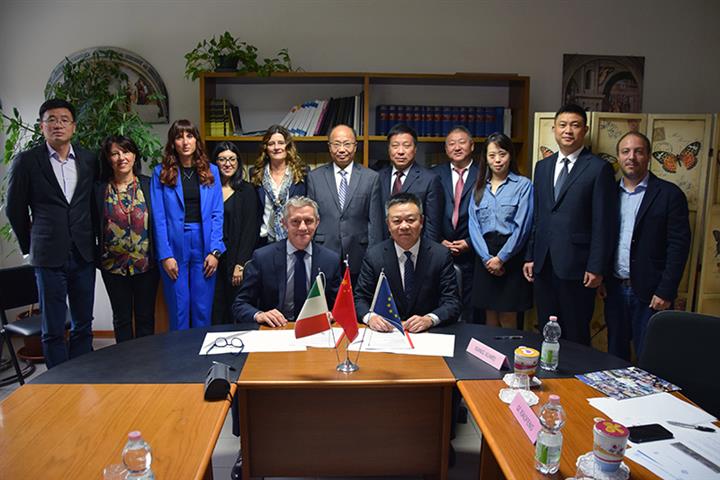 Siena, Aou Senese firma accordo con ospedale di Nantong per scambio di personale sanitario.