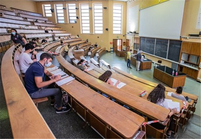 Siena, Inchiesta UDU, CGIL e FDV sul lavoro degli studenti per comprendere la loro situazione.