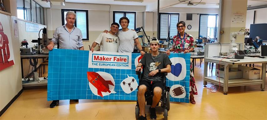 Siena, Istituto Sarrocchi presenta sedia a rotelle robotica al Maker Faire 2023 di Roma