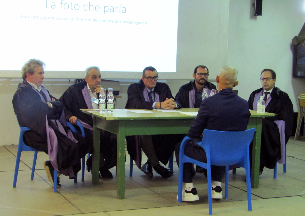 Siena del Polo Penitenziario si laurea in Scienze internazionali.