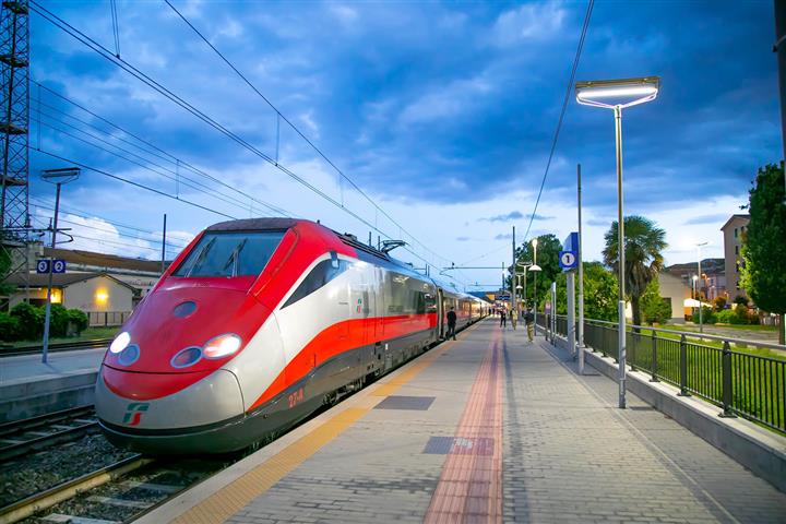 Siena, stazione Medioetruria propone incremento treni per Firenze in un'ora e maggiori corse serali.