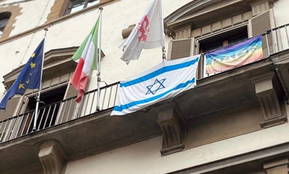 Sinistra chiede di rimuovere la bandiera di Israele da Palazzo Vecchio, polemiche rispetto alla politica di striscia.