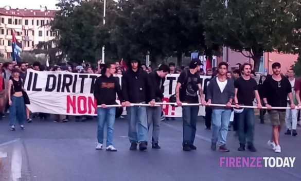 Studenti di Firenze in corteo contro il governo che non li rappresenta