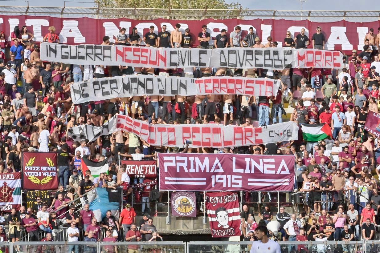 Tifosi del Livorno contro la guerra in Medio Oriente, Stop agli innocenti morti.