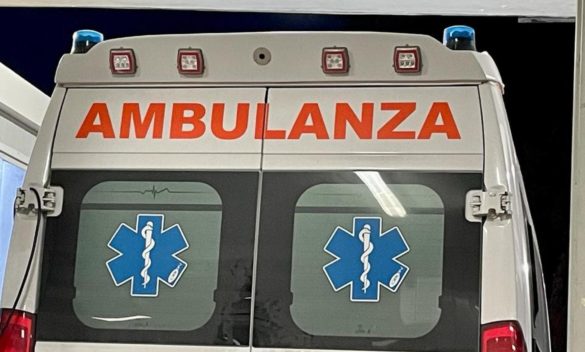Tragico incidente ad Arezzo, uomo scivola durante la pulizia dei vetri, morto dopo caduta dal quarto piano.