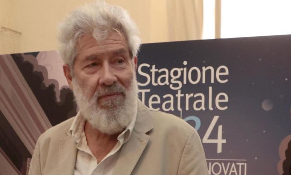 Tre pacchetti di abbonamenti offerti per la nuova stagione dei Teatri di Siena.