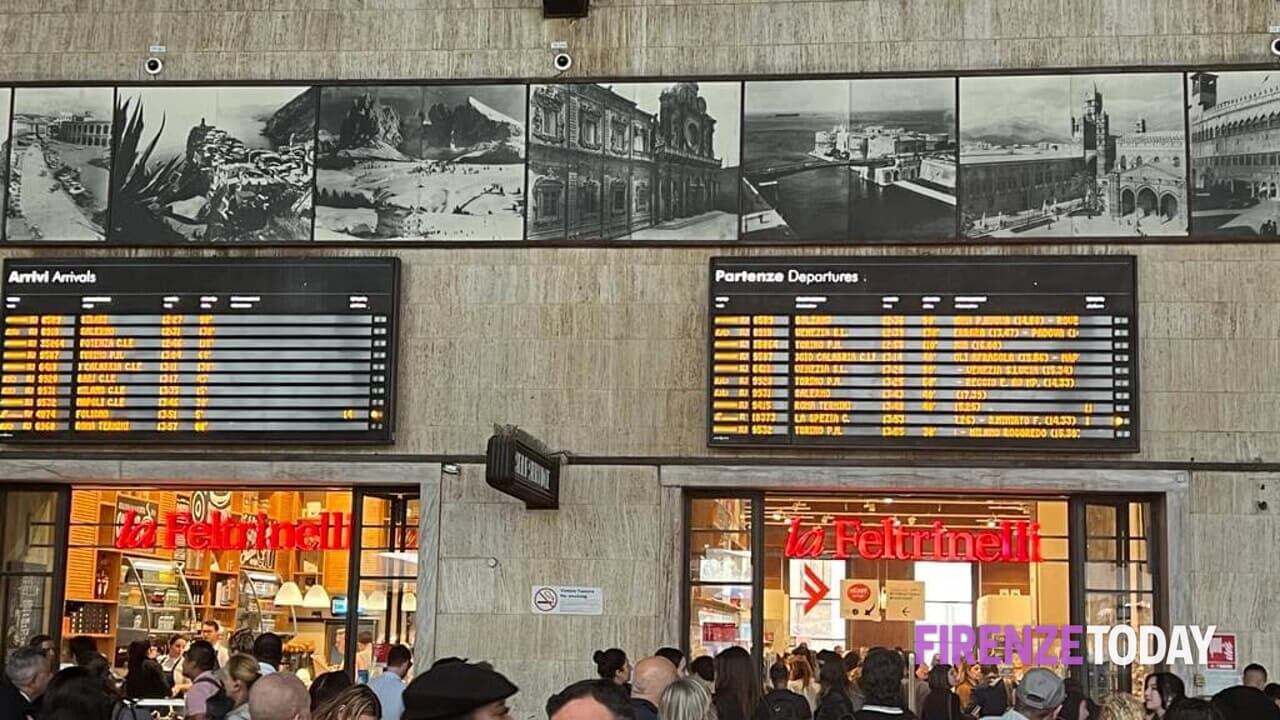 Treni italiani in forti ritardi, caos anche per l'alta velocità e i regionali.