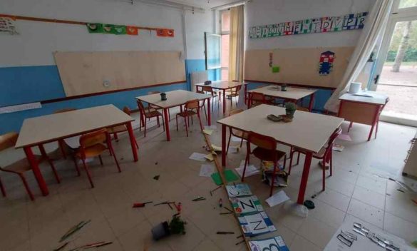 Tromba d'aria colpisce scuola a Banditella, foto danni