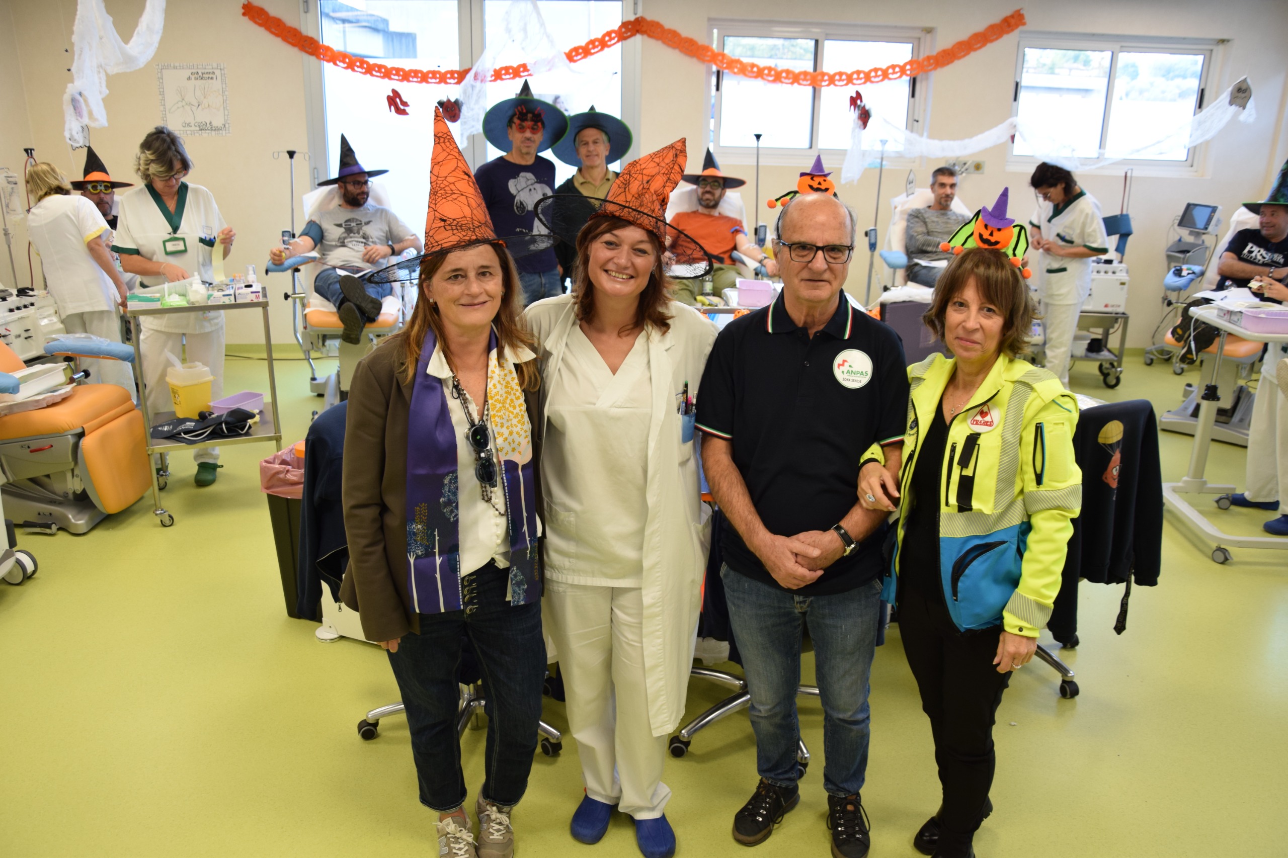 "Una donazione mostruosa", Halloween solidale al Centro Emotrasfusionale delle Scotte - Siena News Celebrazione di Halloween con grande donazione al Centro Emotrasfusionale delle Scotte a Siena.