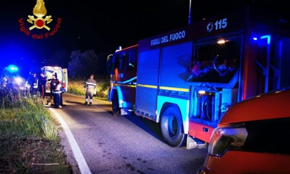 Uomo perde la vita mentre viene investito da un'auto.