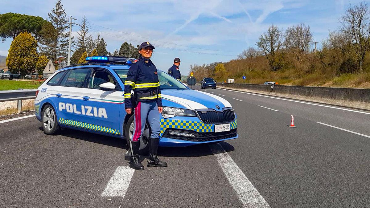 Ventenne arrestato con 30 chili di hashish e marijuana sulla E45