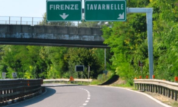 Viadotto Tavarnuzze, lavori in corso, traffico fluido.