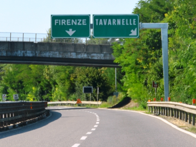 Viadotto Tavarnuzze, lavori in corso, traffico fluido.