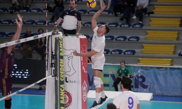 Vittoria schiacciante di Siena 3-0 al Pala Parenti contro l'ABBA Pineto.