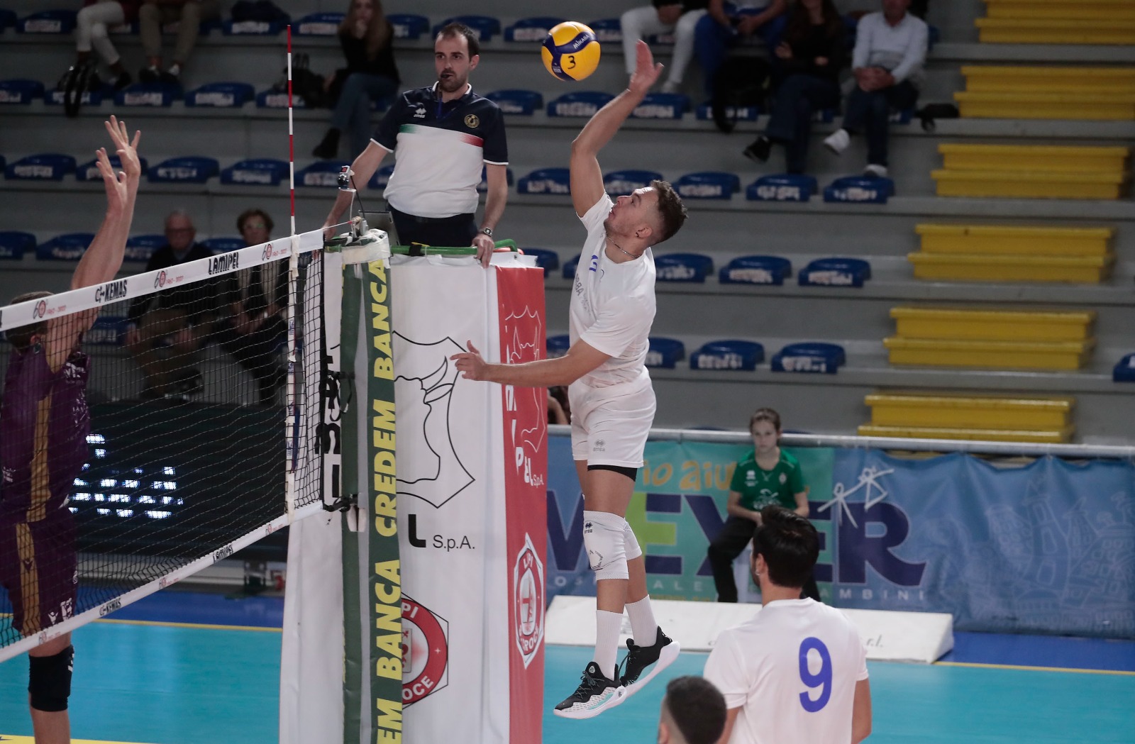 Vittoria schiacciante di Siena 3-0 al Pala Parenti contro l'ABBA Pineto.