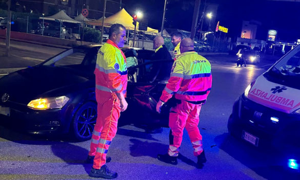 17enne ferito in scontro auto-scooter in Via Firenze