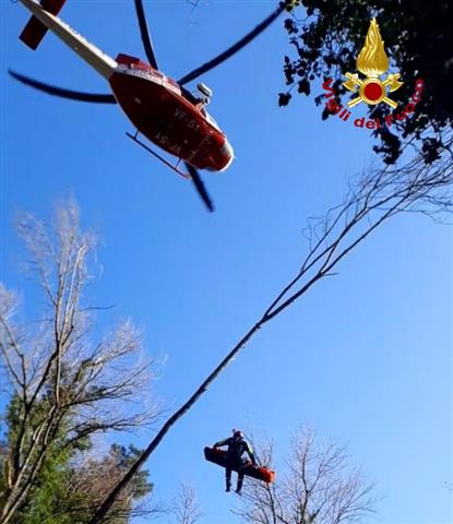 22enne precipita dal Monte Argentario, recuperato con verricello e trasportato in codice 3 alle Scotte di Siena con Pegaso.