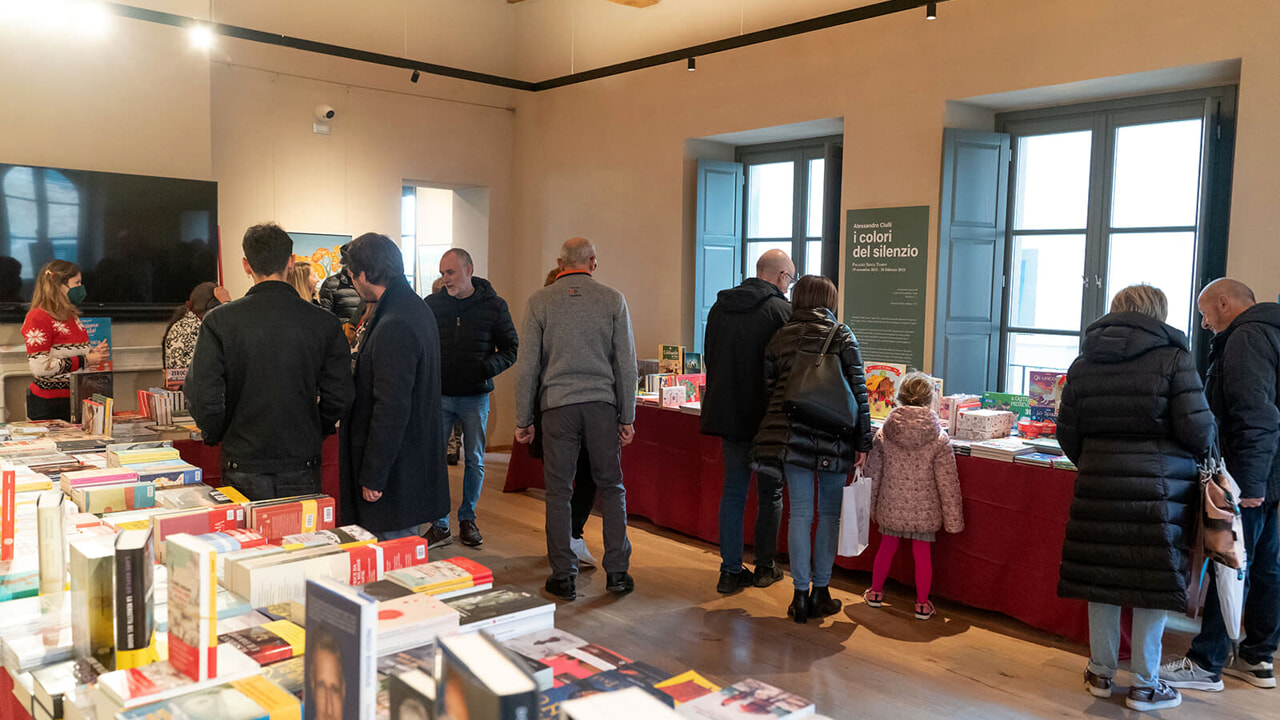 Torna 'A Natale libri per te', acquisti scontati del 25% per i tuoi regali speciali.