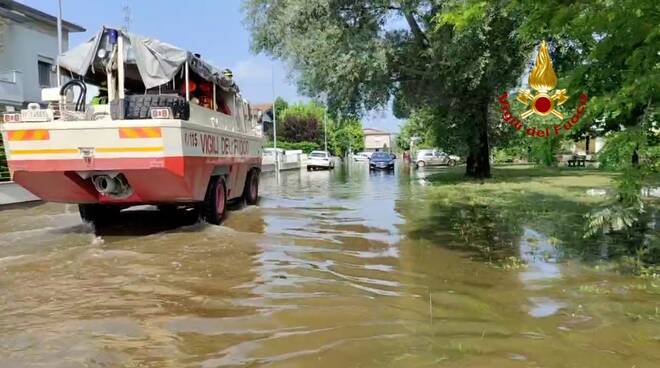 vigili del fuoco alluvione emilia romagna