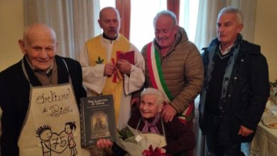 Anniversario di matrimonio a Ponte di Serravalle, Ortiero e Bice festeggiano 75 anni insieme