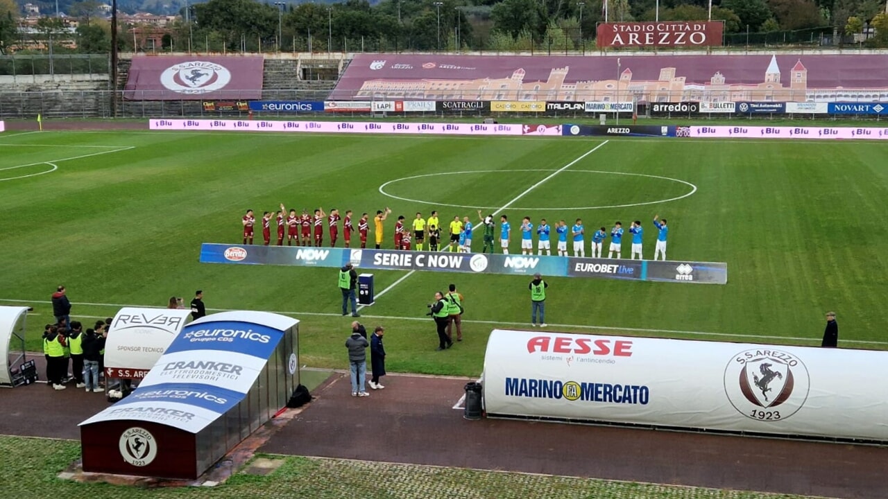 Arezzo in fiamme dopo rigore sbagliato, Pineto vince all'ultimo secondo.