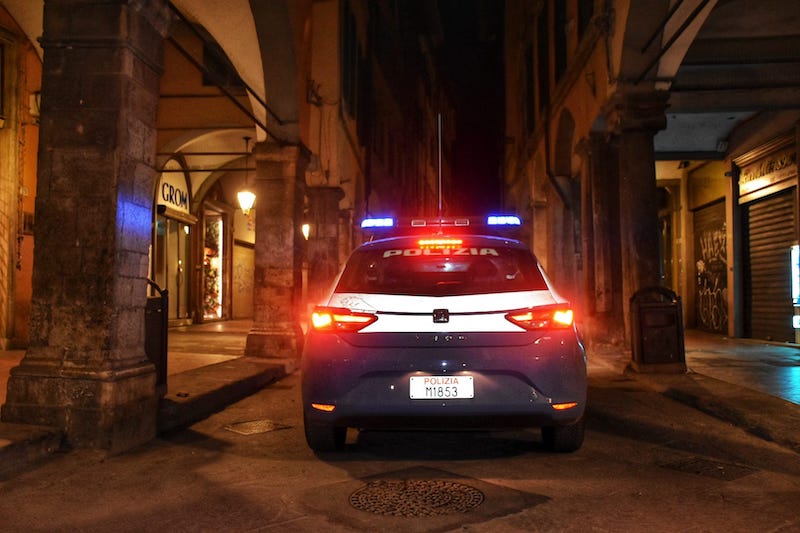 Arrestato a Pisa per violenza sessuale, colto in flagranza