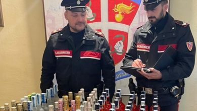 Arresto nell'Aretino con oltre 80 bottiglie rubate, alcolici sequestrati