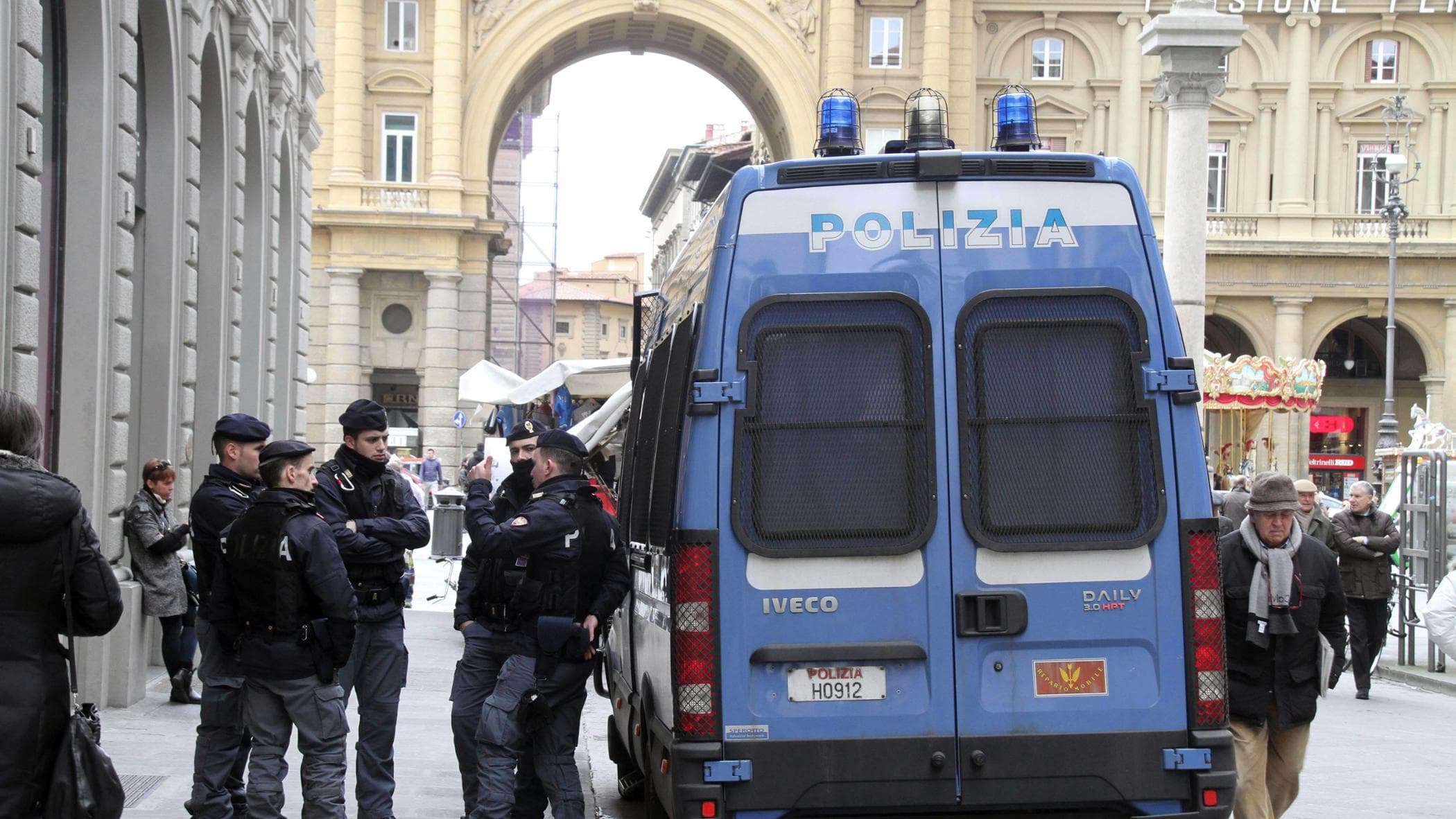 Arrivo di 30 agenti a Firenze per il centro, Confcommercio critica la prefetta