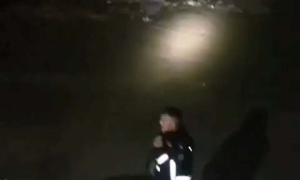 Automobilista travolto dalla piena del fiume salvato dalla Stradale di Montecatini .