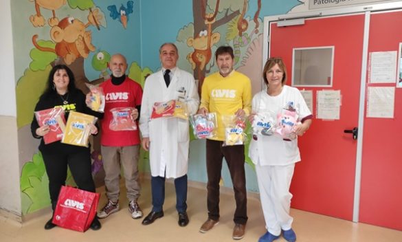 Avis Livorno dona regali ai bambini di Pediatria - Livorno Sera