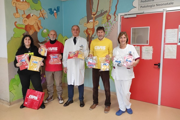 Avis Livorno dona regali ai bambini di Pediatria - Livorno Sera