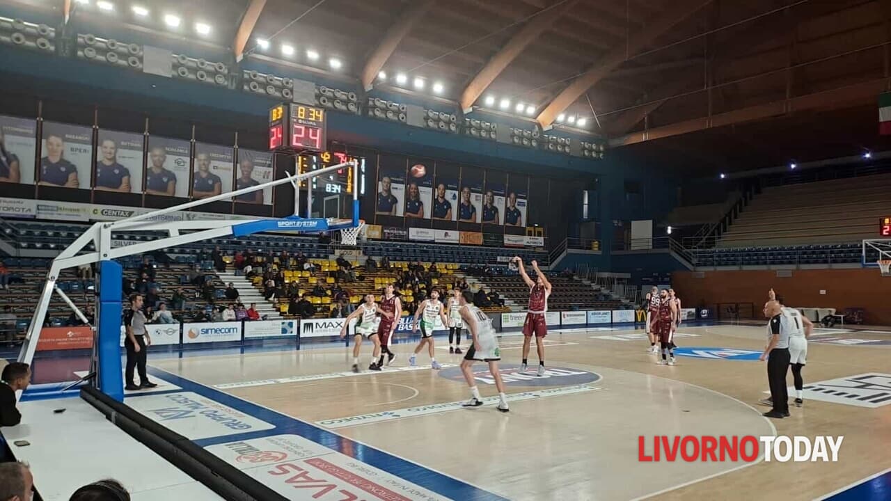 Basket, serie B, Livorno domina Lissone con un risultato schiacciante di 93-56 al PalaFacchetti