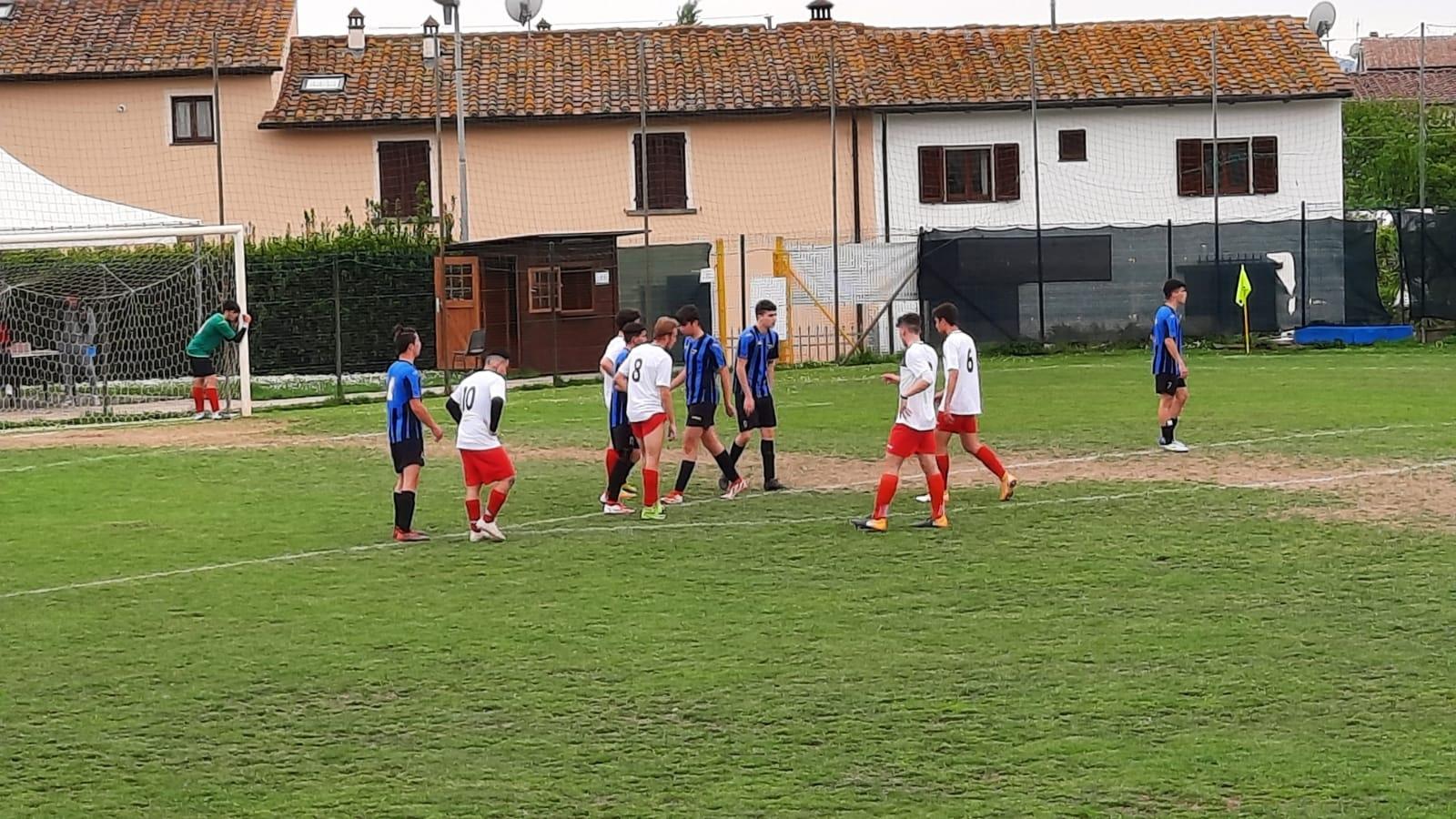 Calcio giovanile, Perignano vince contro Pontassieve, Fornacette sconfitto dall'Academy Livorno