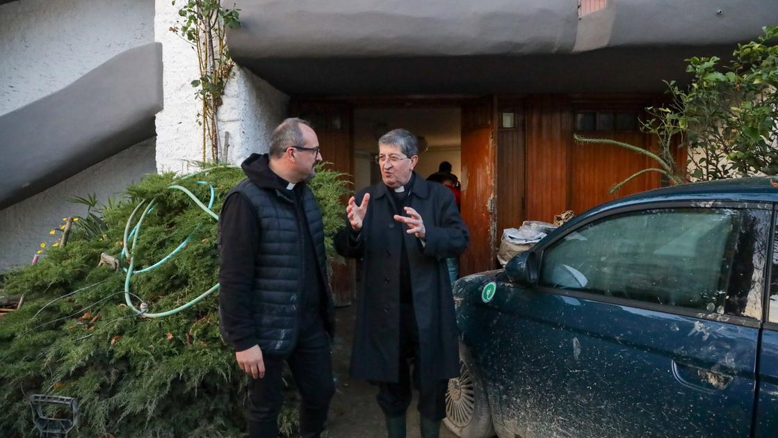 Cardinale Betori, volontari incarnano il volto del Signore durante alluvione a Campi.