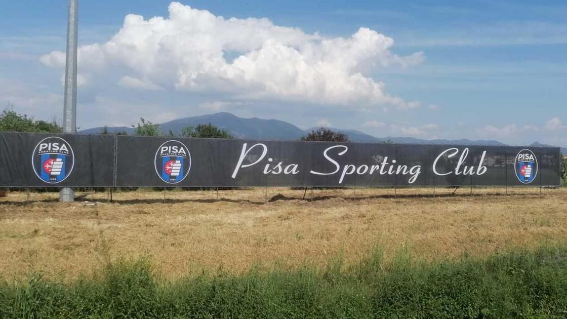 Centro sportivo senza permessi, costruzione non richiesta