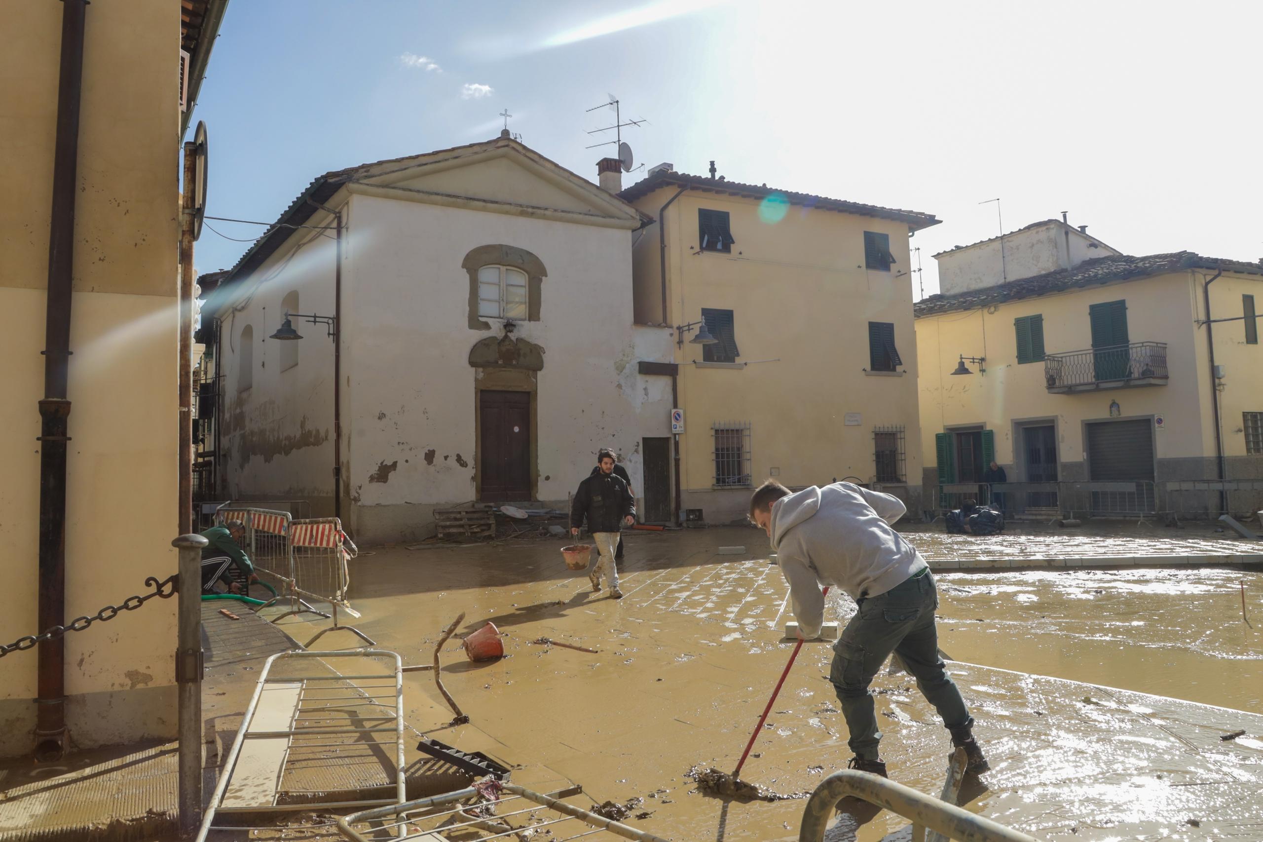 Chiuso ponte di Capalle a Campi Bisenzio per verifiche post alluvione