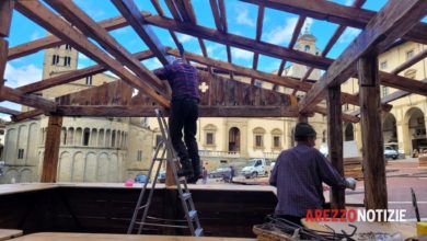 Montaggio baite, casette e pista pattinaggio per la Città del Natale. Inaugurazione imminente!