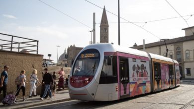 Contro la violenza sulle donne sulla tramvia di Firenze - intoscana