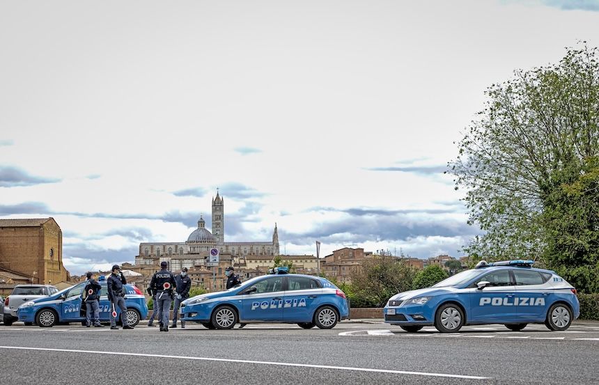 Controlli della Polizia di Stato nei locali della movida senese