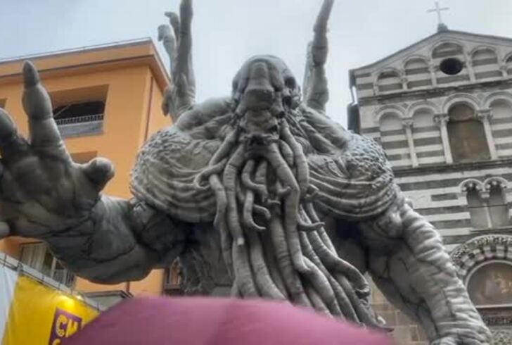 Cthulhu terrorizes Lucca Comics with a 5-meter statue