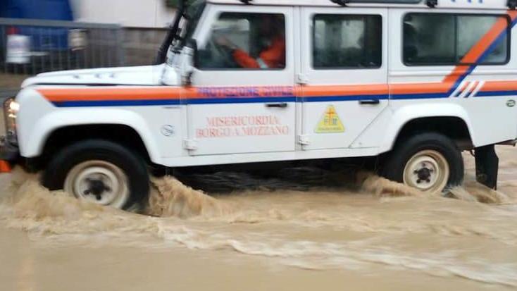 Dalla Valle assiste alluvionati con aiuti